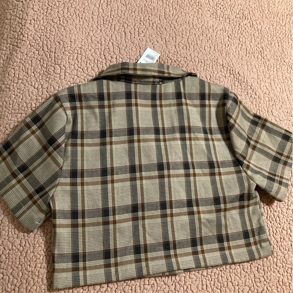 Button down Top - Picture 2 of 3